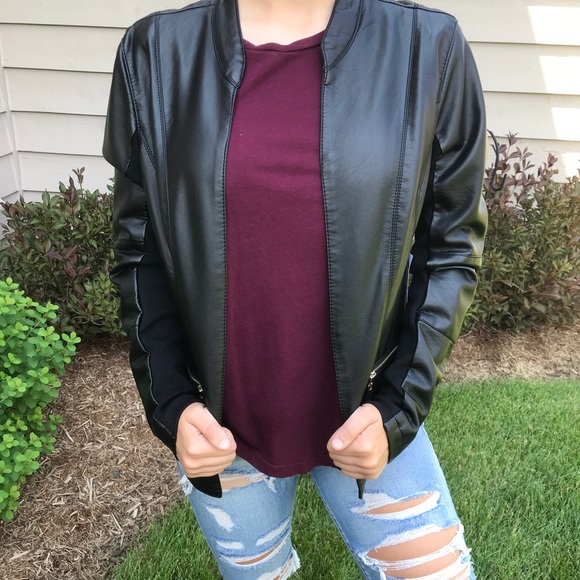 Charlotte Russe Jackets & Blazers - CHARLOTTE RUSSE BLAZER